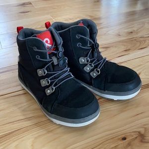 Black Reima size 1 boot